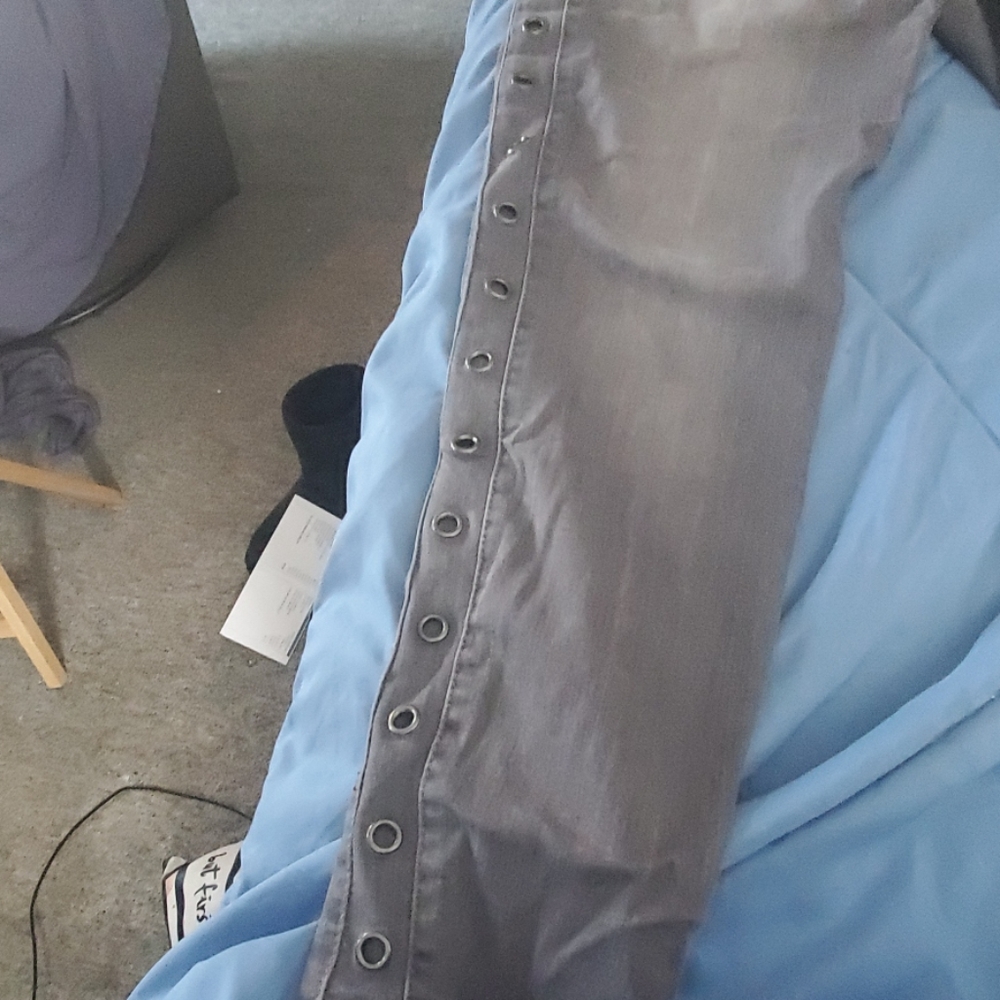 Jeans with grommet details on both sides!!! Sooooo